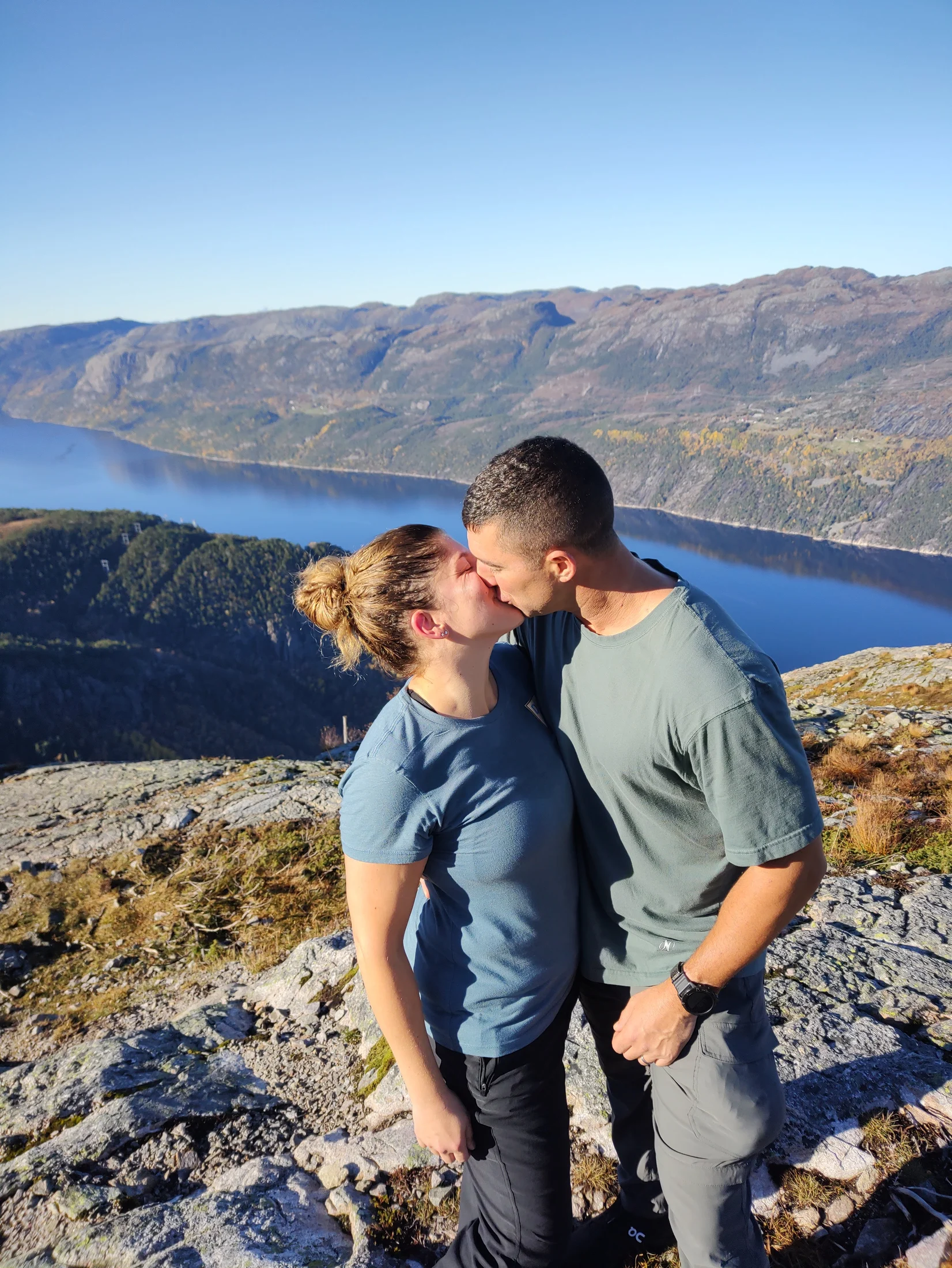 First responders hiking at Flørli