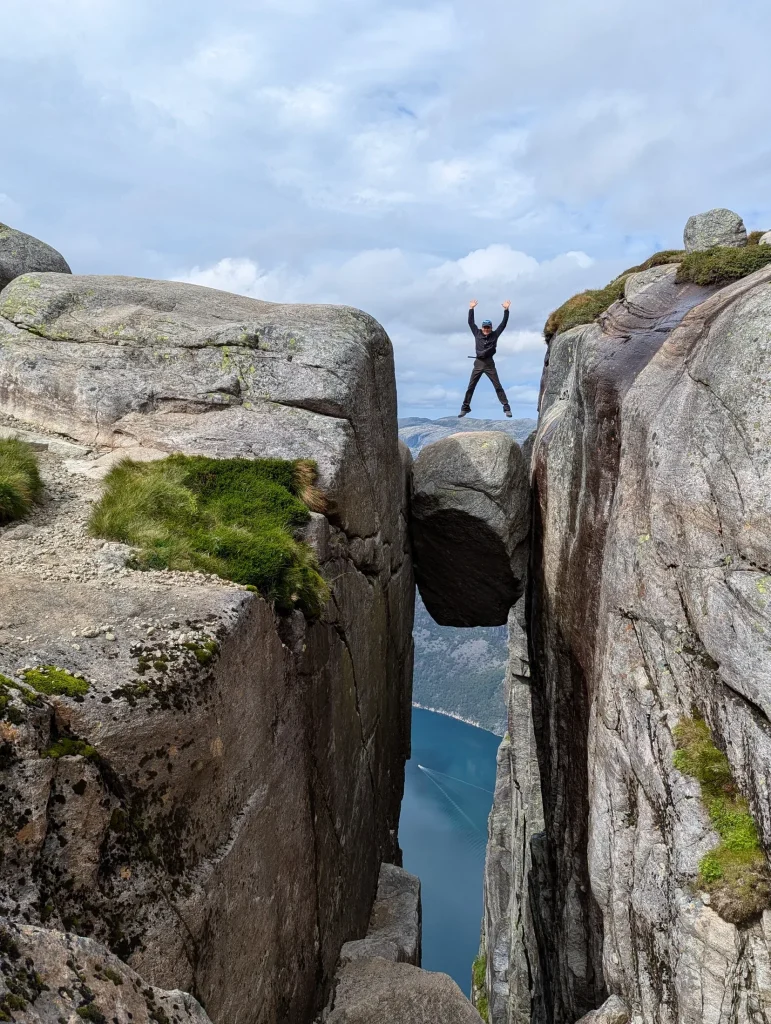 Guide and guest during a guided hike in Southwest Norway